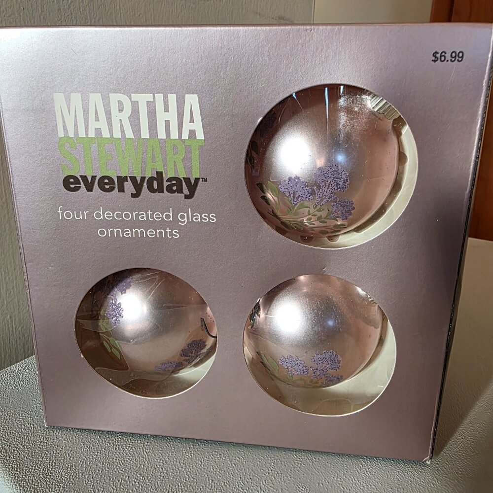 2002 MARTHA STEWART EVERYDAY 4 DECORATED GLASS ORNAMENTS WINTER BLOSSOMS